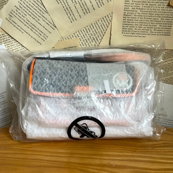 Michael Kors x Ellesse Bradshaw Printed Canvas and Scuba Messenger Bag - Picture 1 of 6